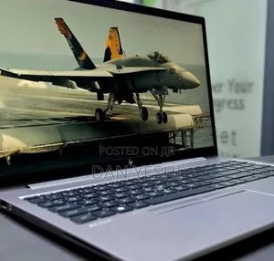 New Laptop HP ZBook Firefly G8 16GB Intel Core i5 SSD 512GB