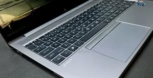 New Laptop HP ZBook Firefly G8 16GB Intel Core i5 SSD 512GB