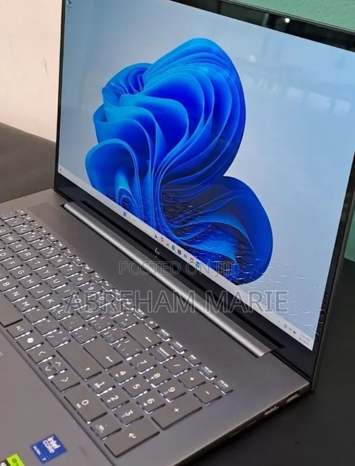 New Laptop HP Envy 17 16GB Intel Core Ultra 7 SSD 1T