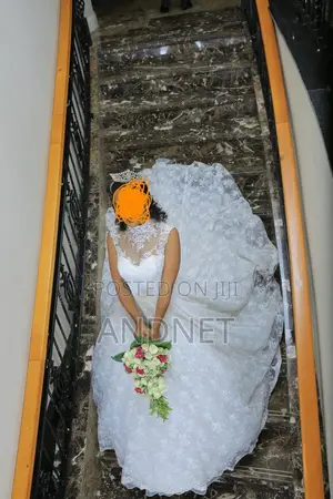 Wedding Dress Vello