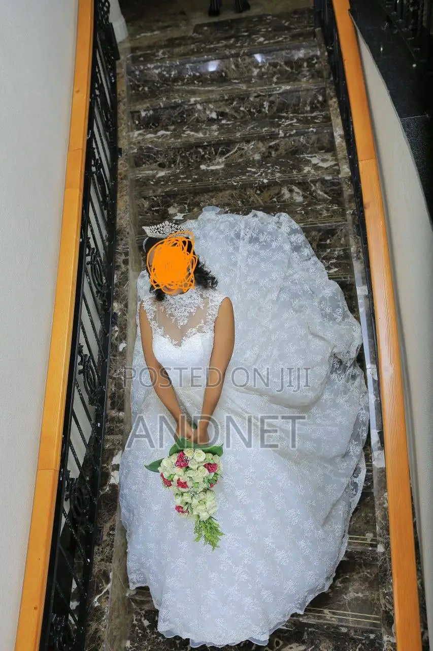 Wedding Dress Vello