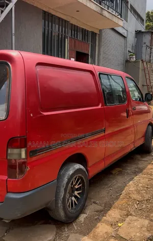 Toyota HiAce 2008 Red