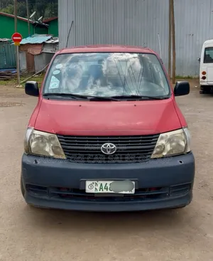 Toyota HiAce 2008 Red
