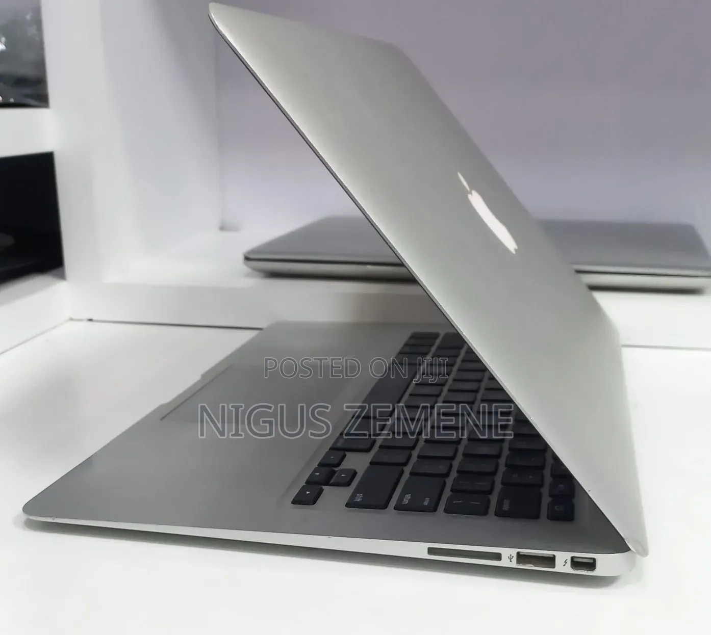 New Laptop Apple MacBook Air 2017 8GB Intel Core i7 SSD 128GB