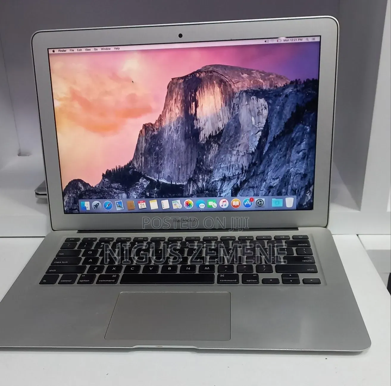 New Laptop Apple MacBook Air 2017 8GB Intel Core i7 SSD 128GB