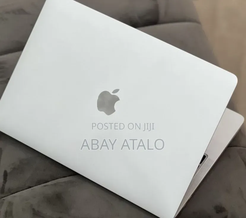 New Laptop Apple MacBook Pro 8GB Apple M2 SSD 512GB