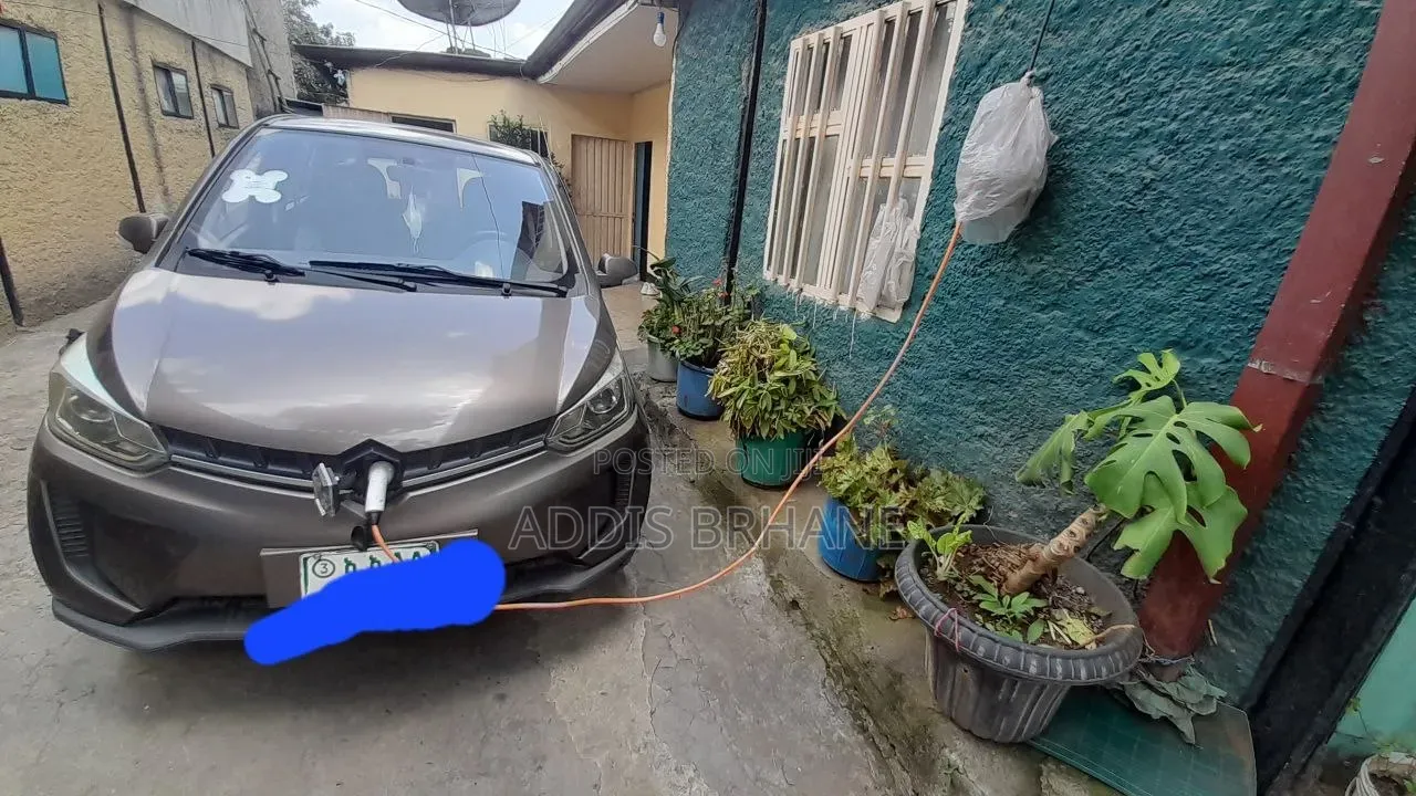 Car 2022 Gray