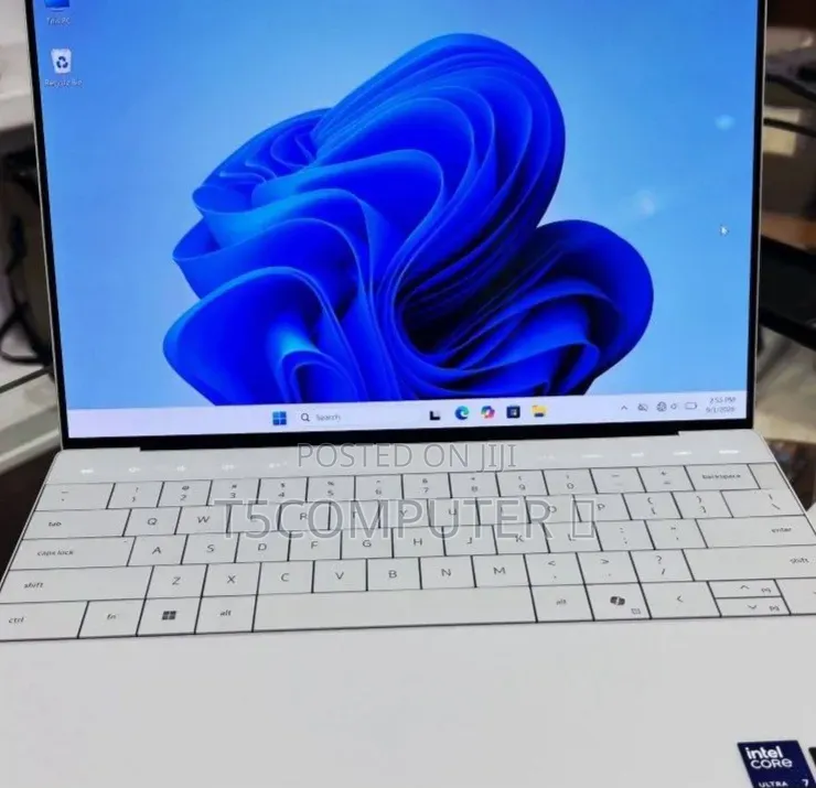 New Laptop Dell XPS 13 16GB Intel Core Ultra 7 SSD 512GB
