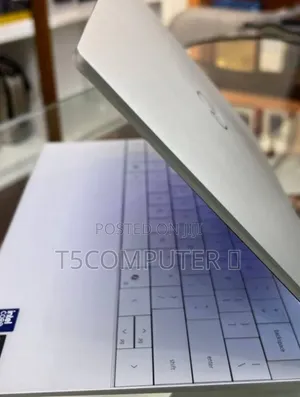 New Laptop Dell XPS 13 16GB Intel Core Ultra 7 SSD 512GB