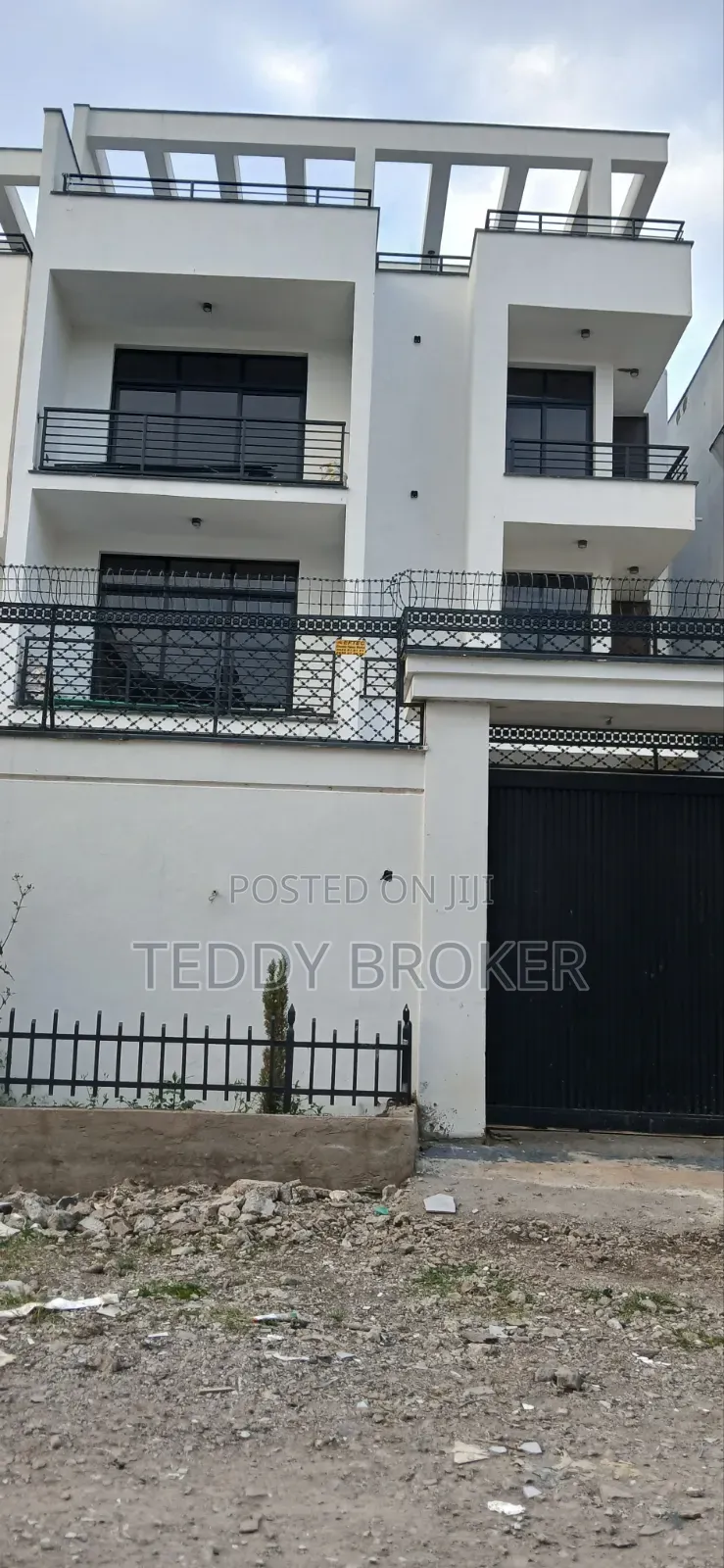 8bdrm House in Haile Garment, Nifas Silk-Lafto for sale