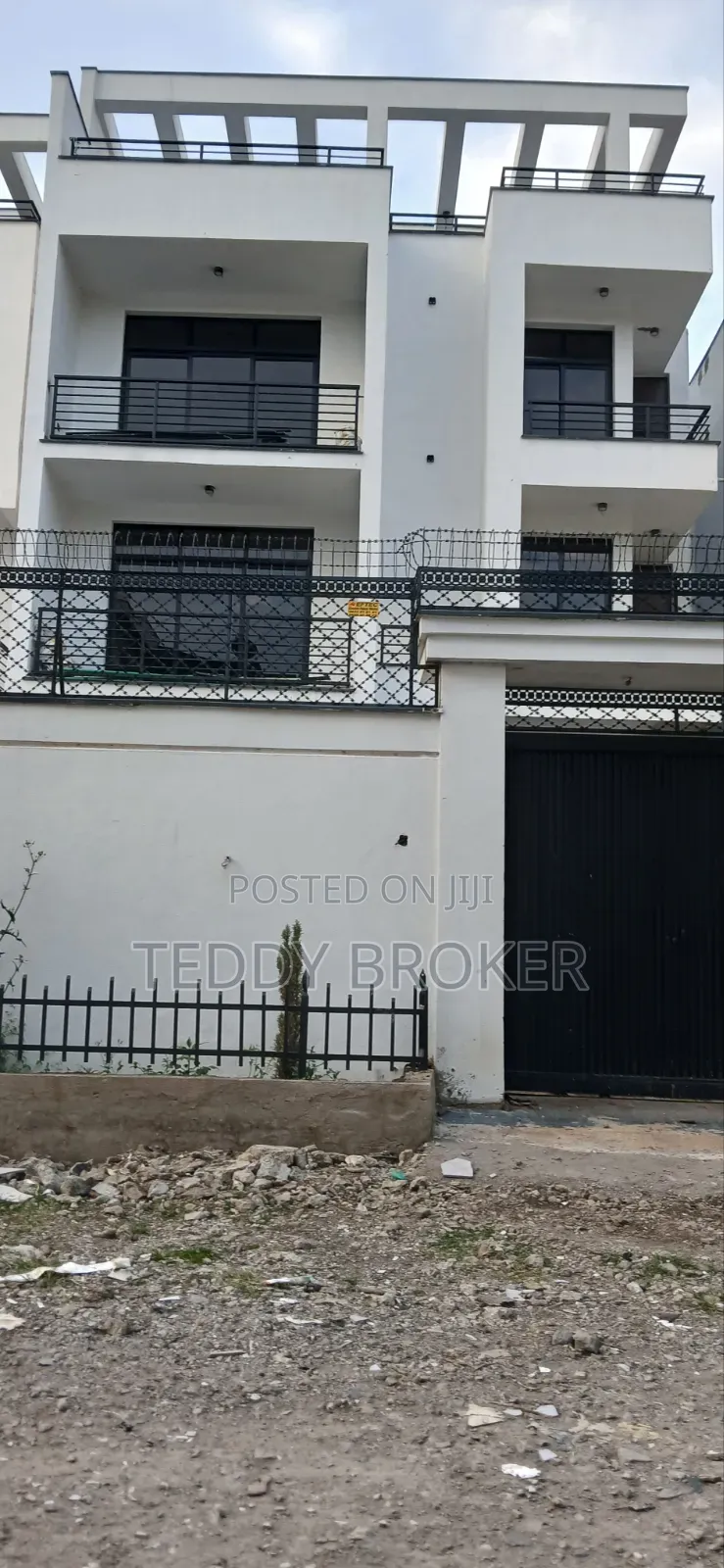 8bdrm House in Haile Garment, Nifas Silk-Lafto for sale