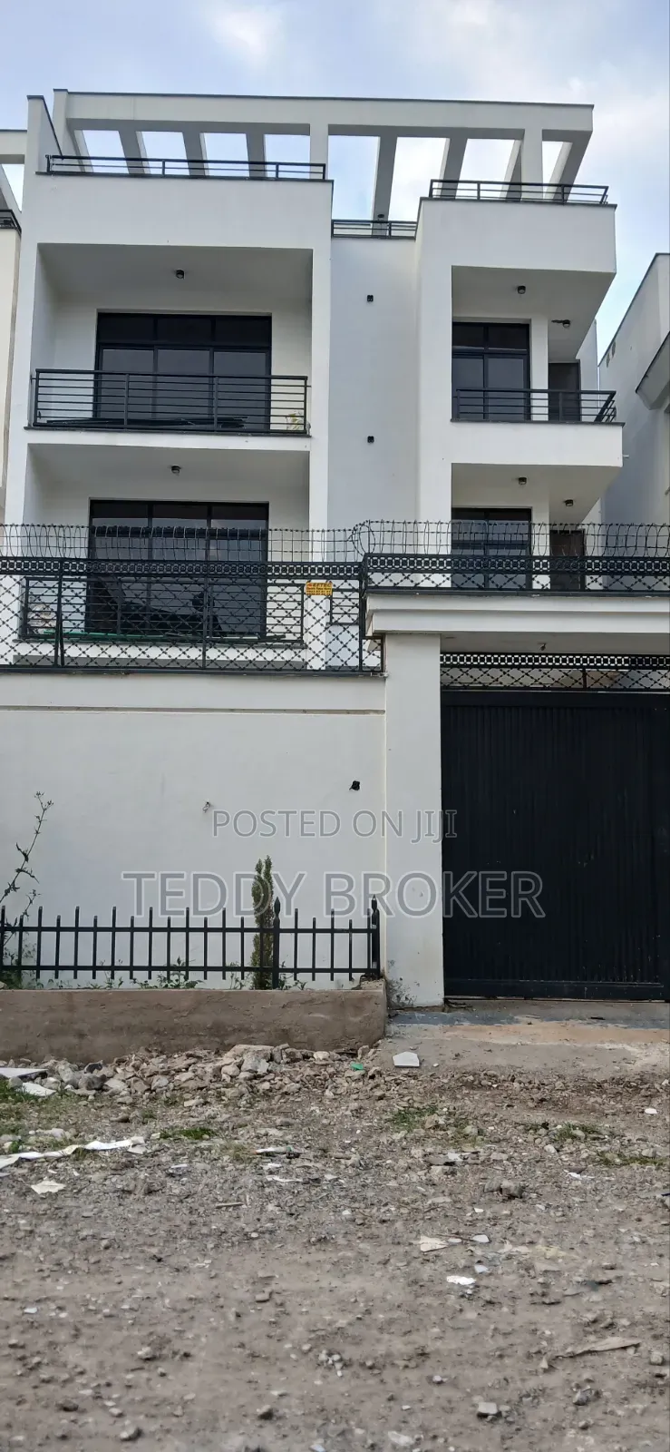 8bdrm House in Haile Garment, Nifas Silk-Lafto for sale