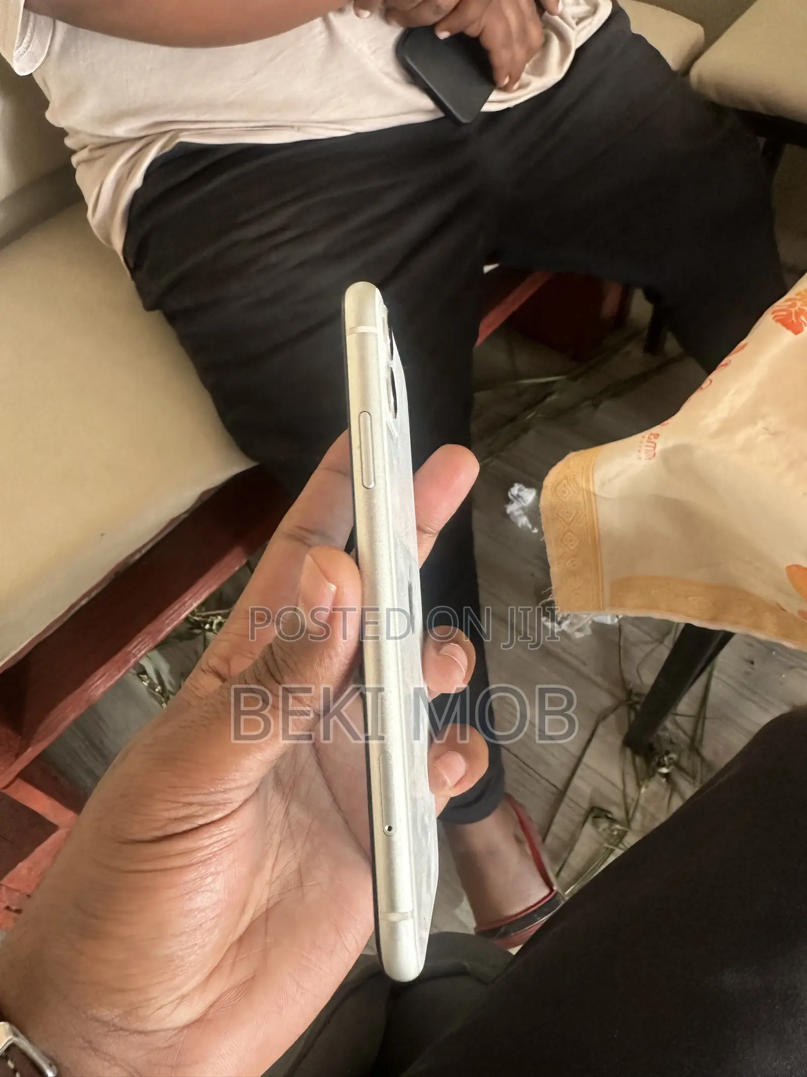 Apple iPhone 11 64 GB White