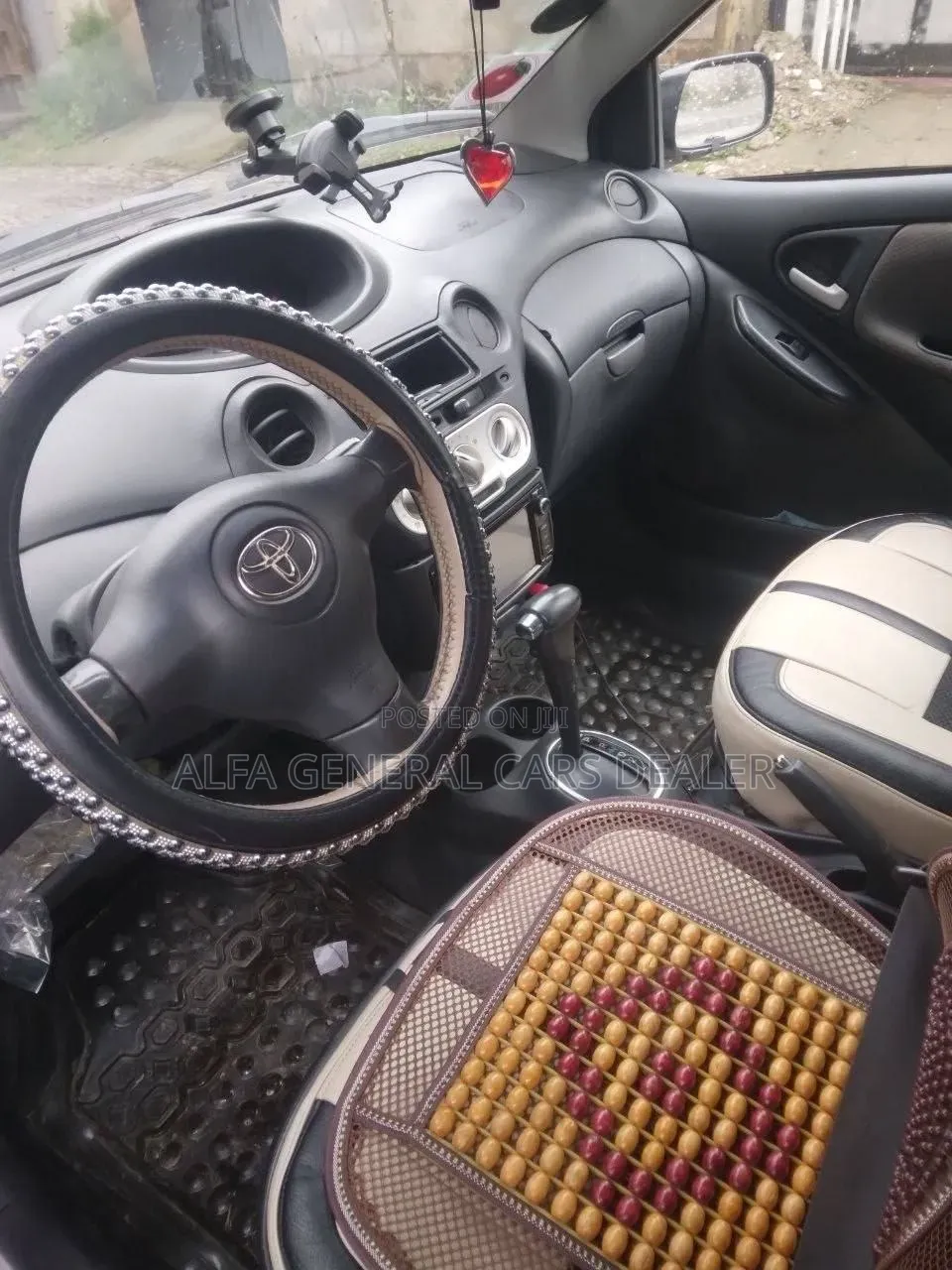 Toyota Vitz 2004
