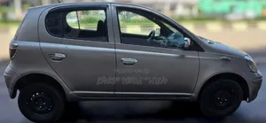 Toyota Vitz 2004 Silver