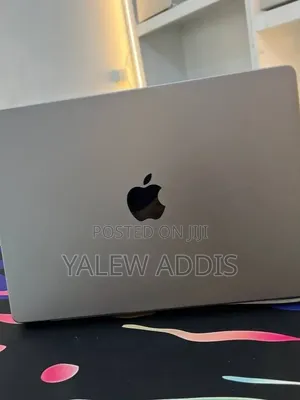 New Laptop Apple MacBook Pro 2023 M3 8GB Apple M3 SSD 512GB