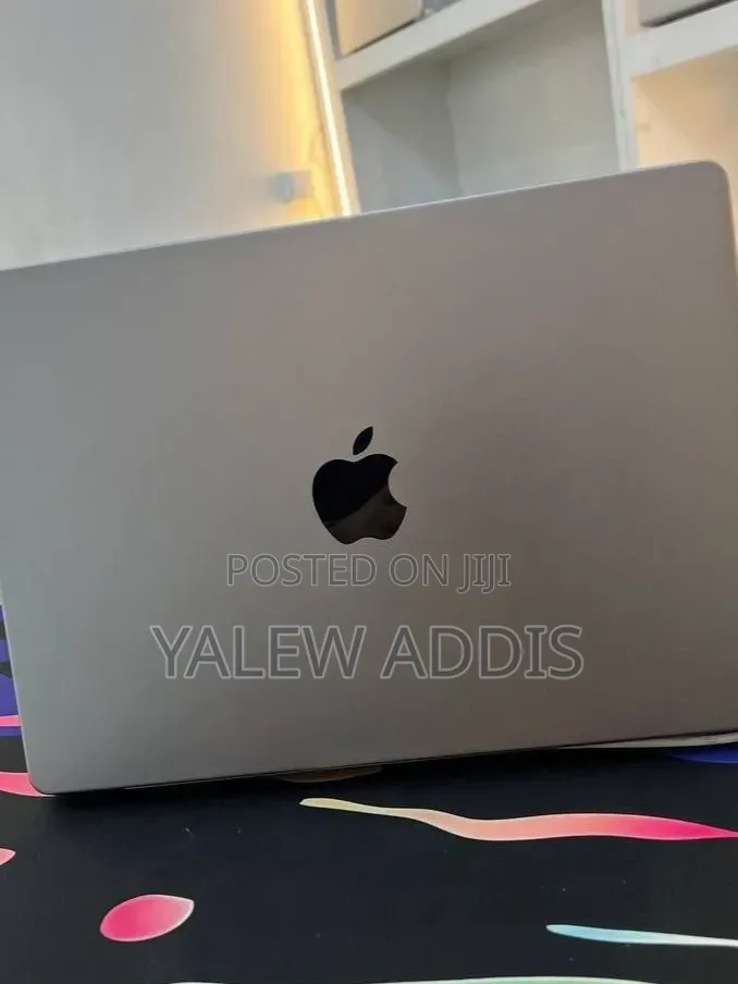 New Laptop Apple MacBook Pro 2023 M3 8GB Apple M3 SSD 512GB