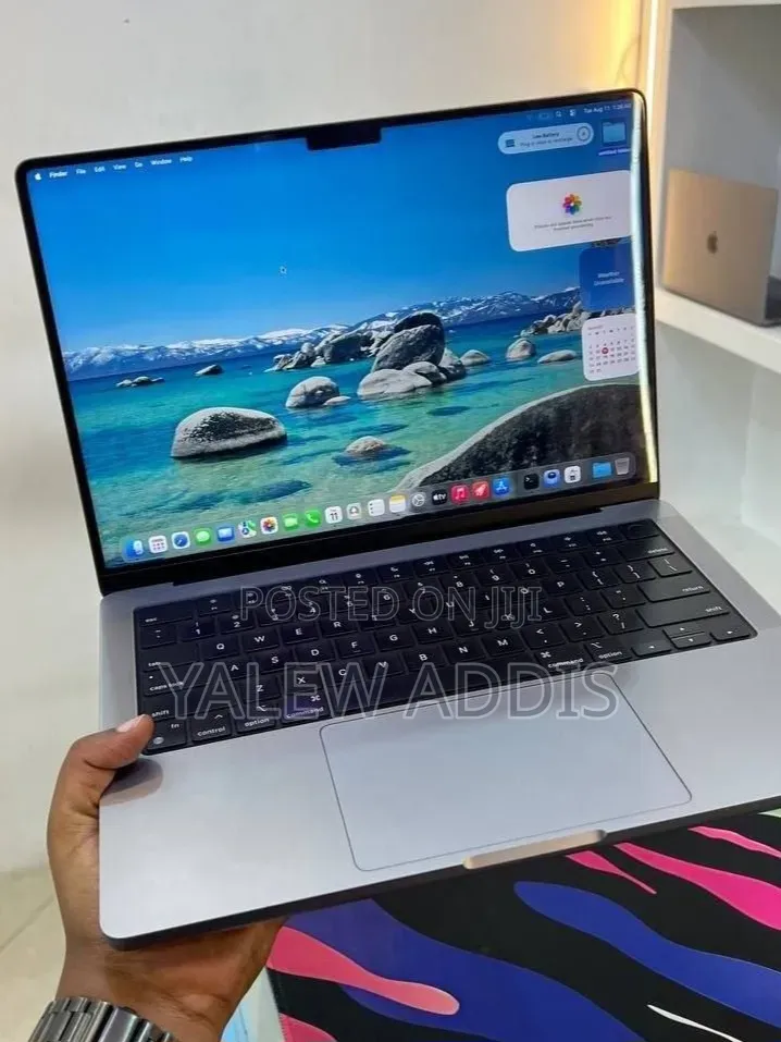 New Laptop Apple MacBook Pro 2023 M3 8GB Apple M3 SSD 512GB