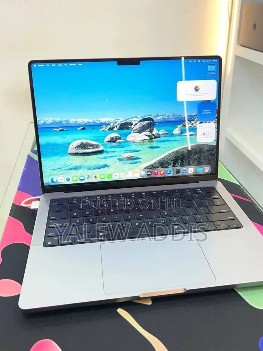 New Laptop Apple MacBook Pro 2023 M3 8GB Apple M3 SSD 512GB