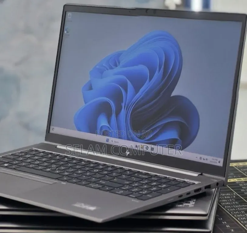 New Laptop HP ZBook 15 16GB Intel Core i5 SSD 512GB