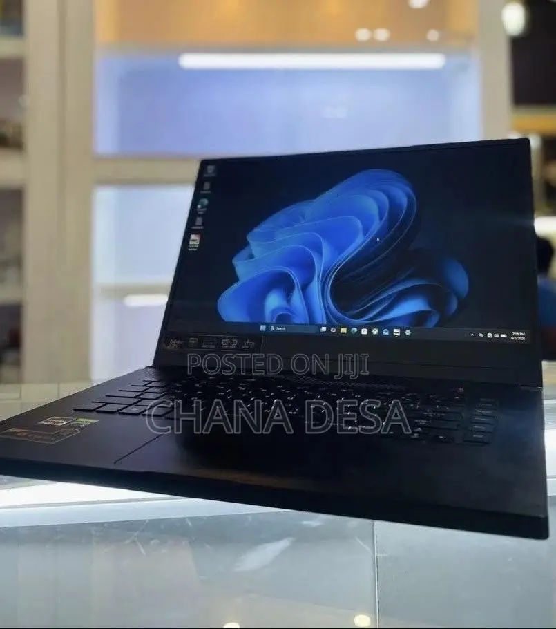 New Laptop Asus 16GB AMD Ryzen 7 SSD 512GB