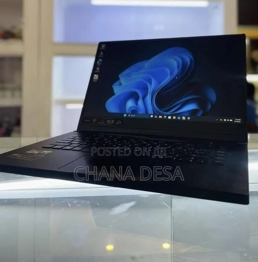 New Laptop Asus 16GB AMD Ryzen 7 SSD 512GB