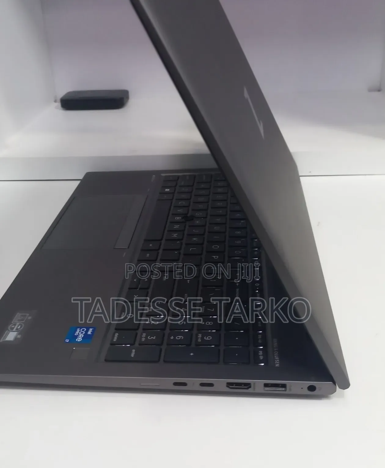 New Laptop HP ZBook Firefly G8 16GB Intel Core i7 SSD 512GB