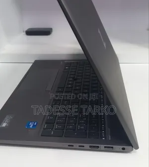 New Laptop HP ZBook Firefly G8 16GB Intel Core i7 SSD 512GB