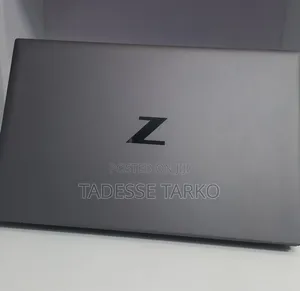 New Laptop HP ZBook Firefly G8 16GB Intel Core i7 SSD 512GB
