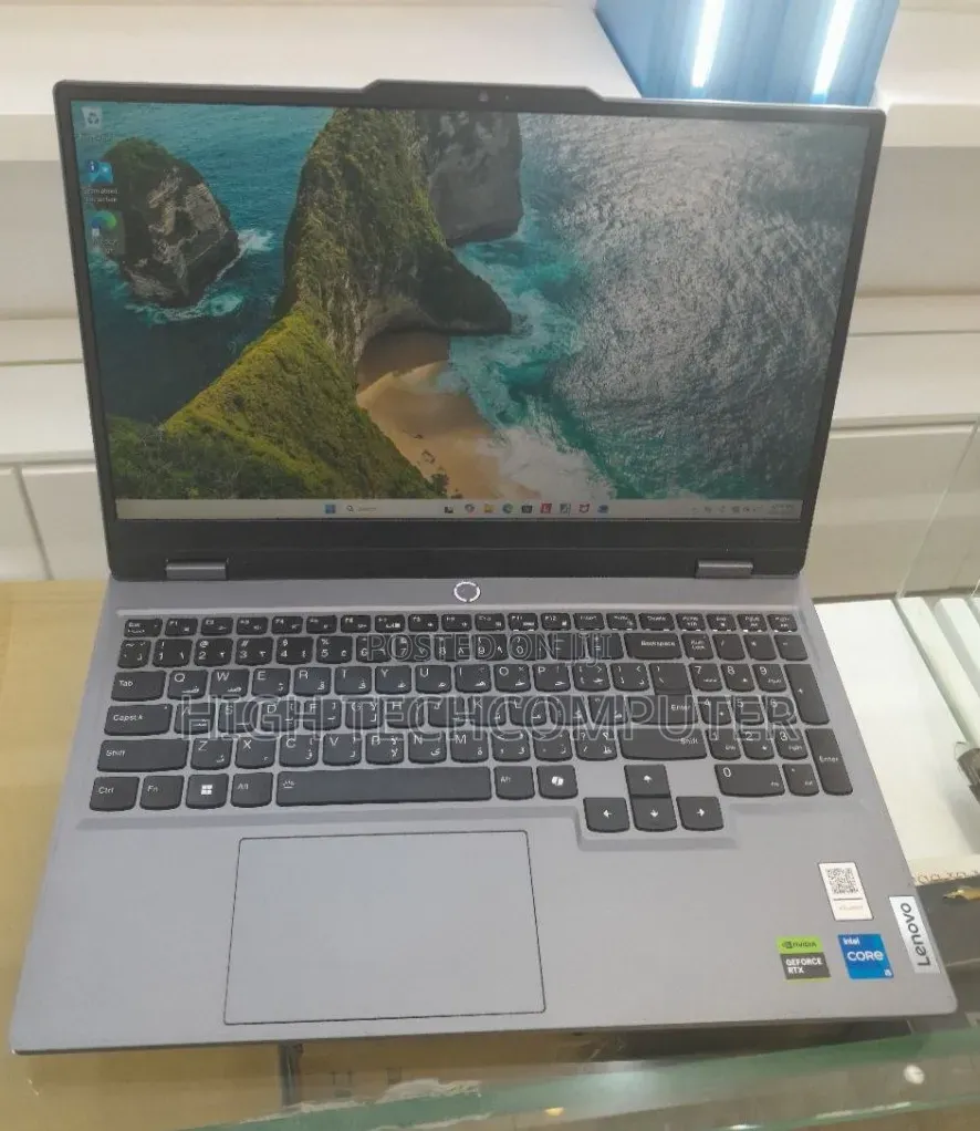 New Laptop Lenovo LOQ 15IRH8 12GB Intel Core i5 SSD 512GB