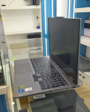 New Laptop Lenovo LOQ 15IRH8 12GB Intel Core i5 SSD 512GB
