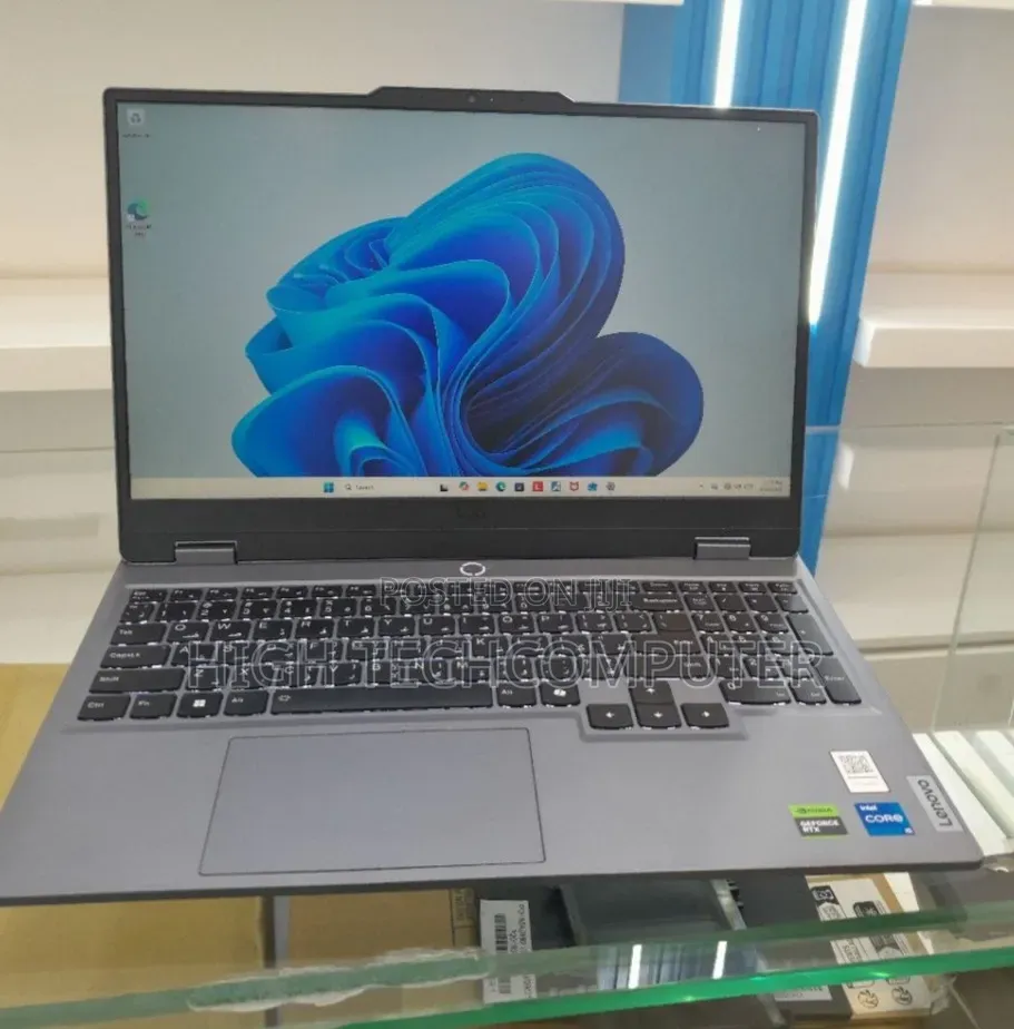 New Laptop Lenovo LOQ 15IRH8 12GB Intel Core i5 SSD 512GB