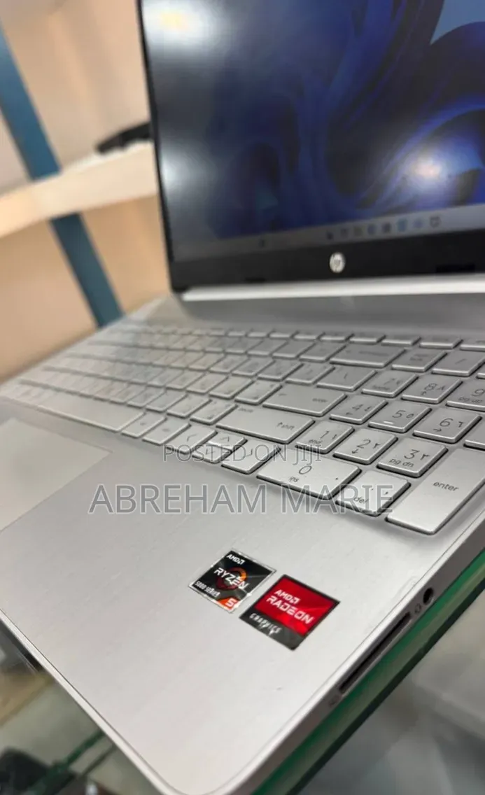 New Laptop HP Stream Notebook 8GB AMD Ryzen 5 SSD 512GB