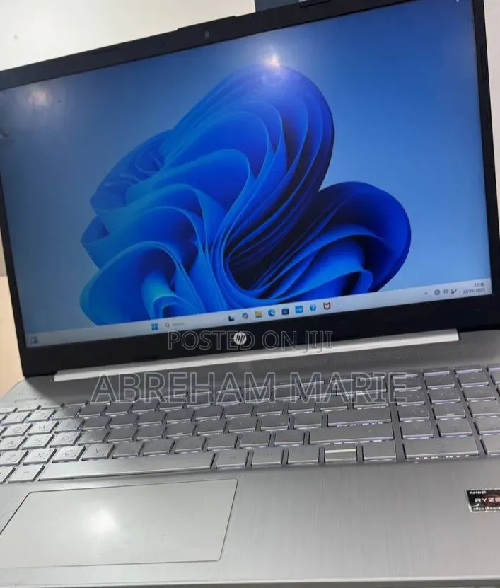New Laptop HP Stream Notebook 8GB AMD Ryzen 5 SSD 512GB