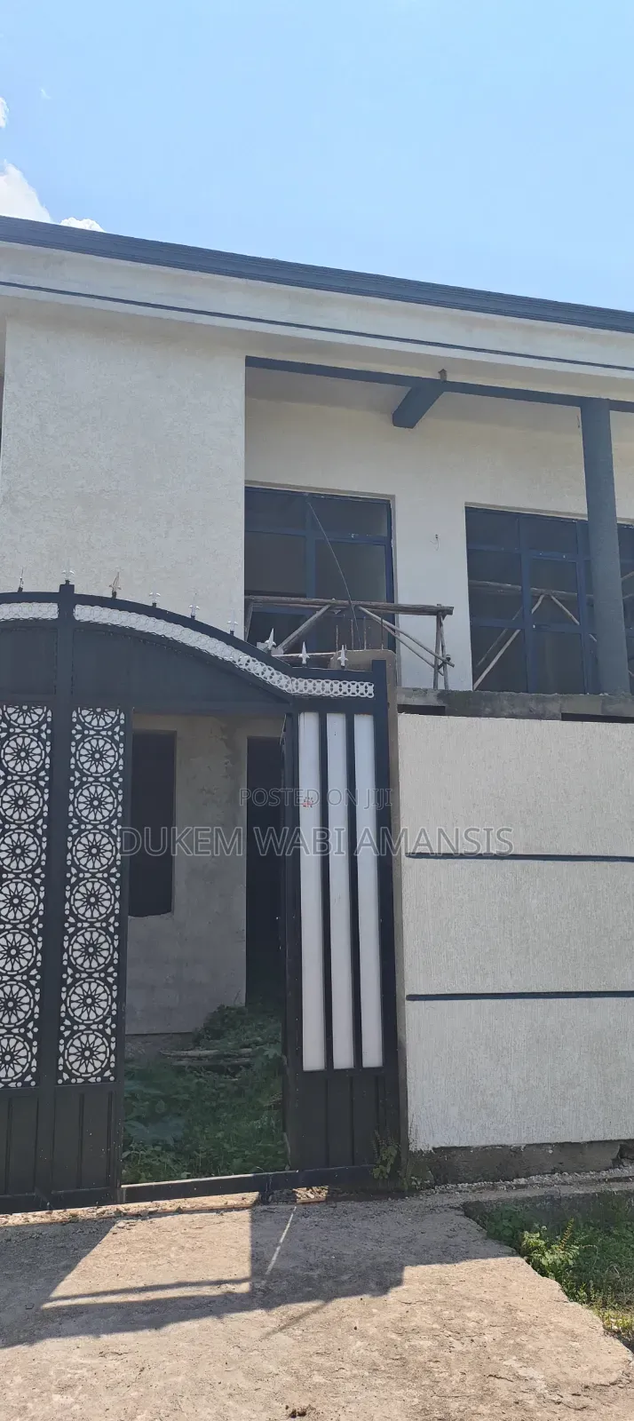 12bdrm Townhouse/Terrace in Bishoftu Dukem, East Shewa for sale