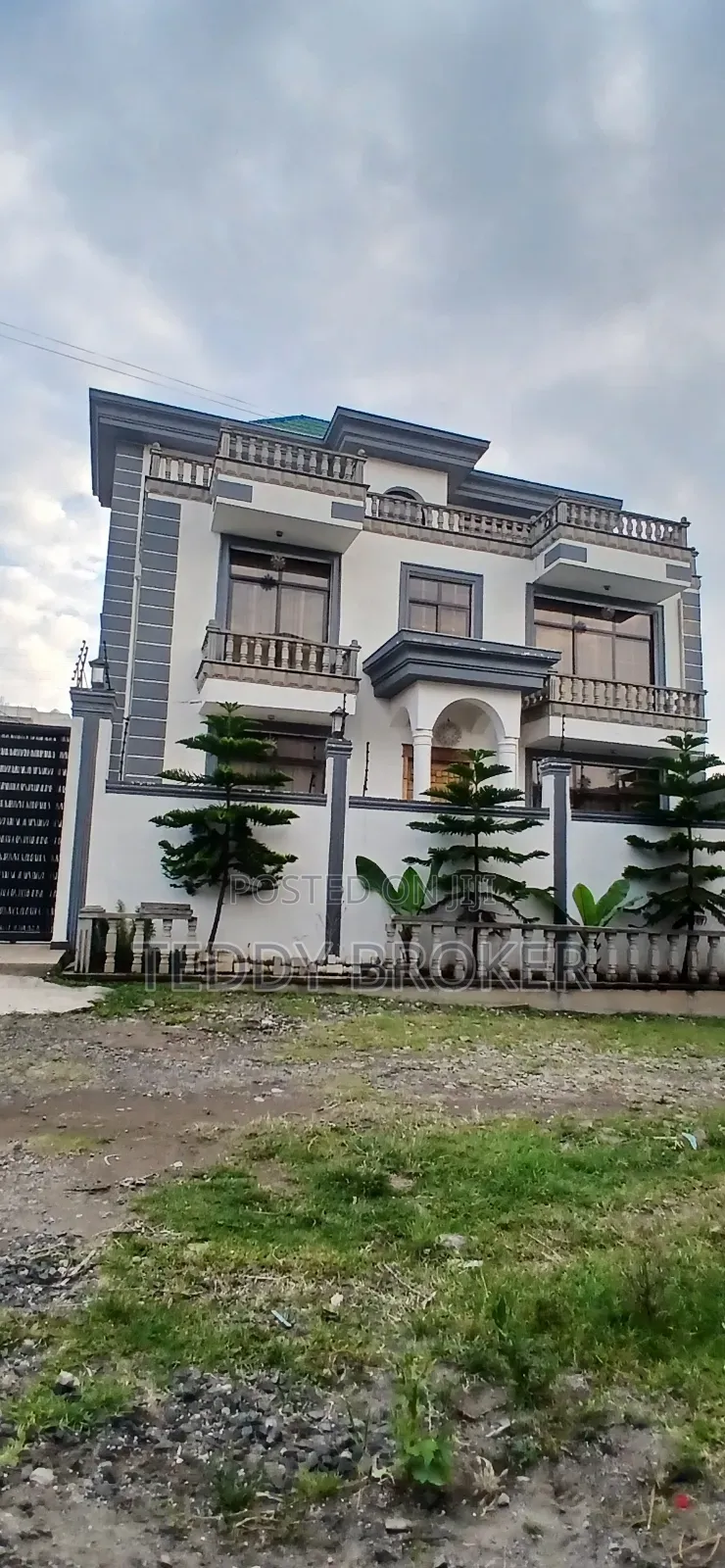 8bdrm House in Haile Garment, Nifas Silk-Lafto for sale