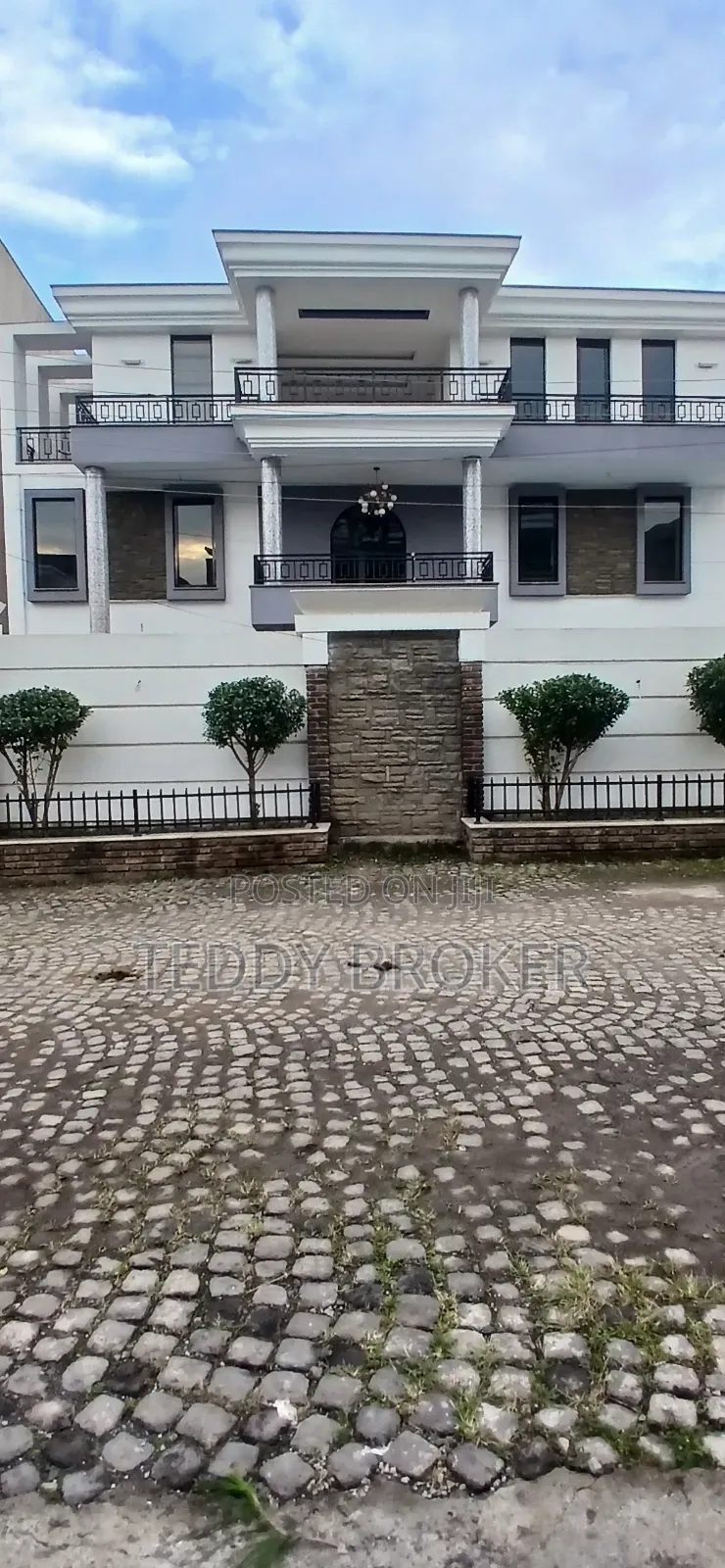 8bdrm House in Haile Garment, Nifas Silk-Lafto for sale