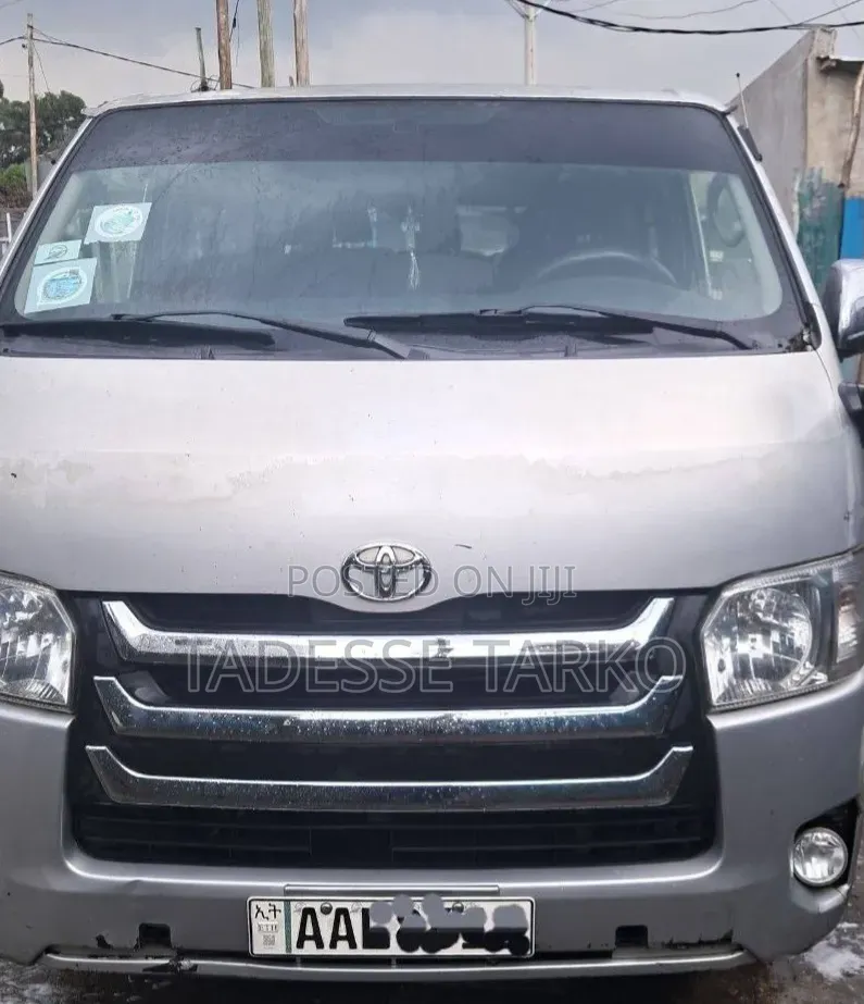 Toyota Axio 2017 Silver