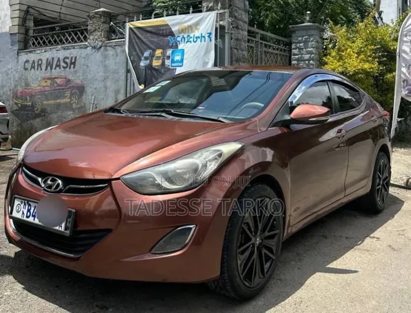 Hyundai Elantra 2015 Red