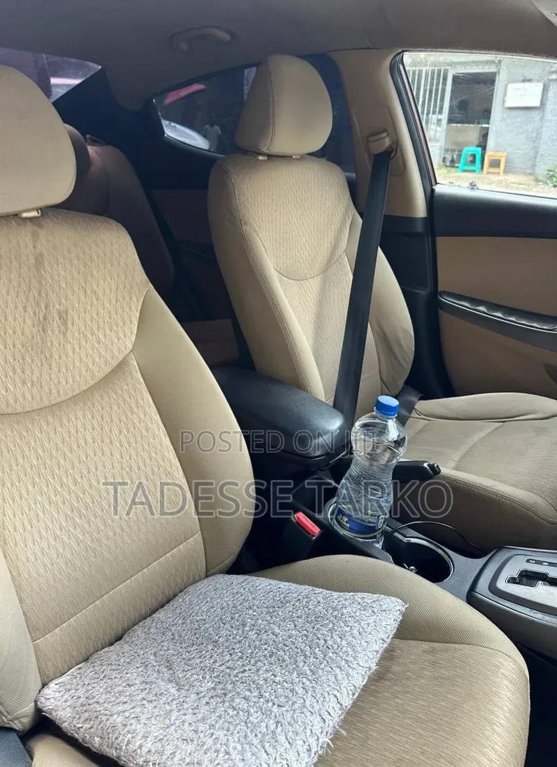 Hyundai Elantra 2015 Red