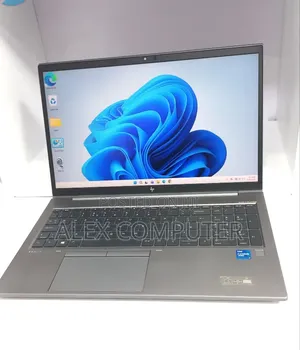 New Laptop HP ZBook Firefly G8 16GB Intel Core i7 SSD 512GB