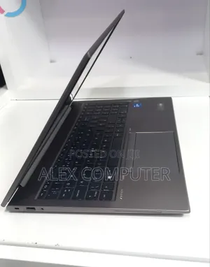 New Laptop HP ZBook Firefly G8 16GB Intel Core i7 SSD 512GB