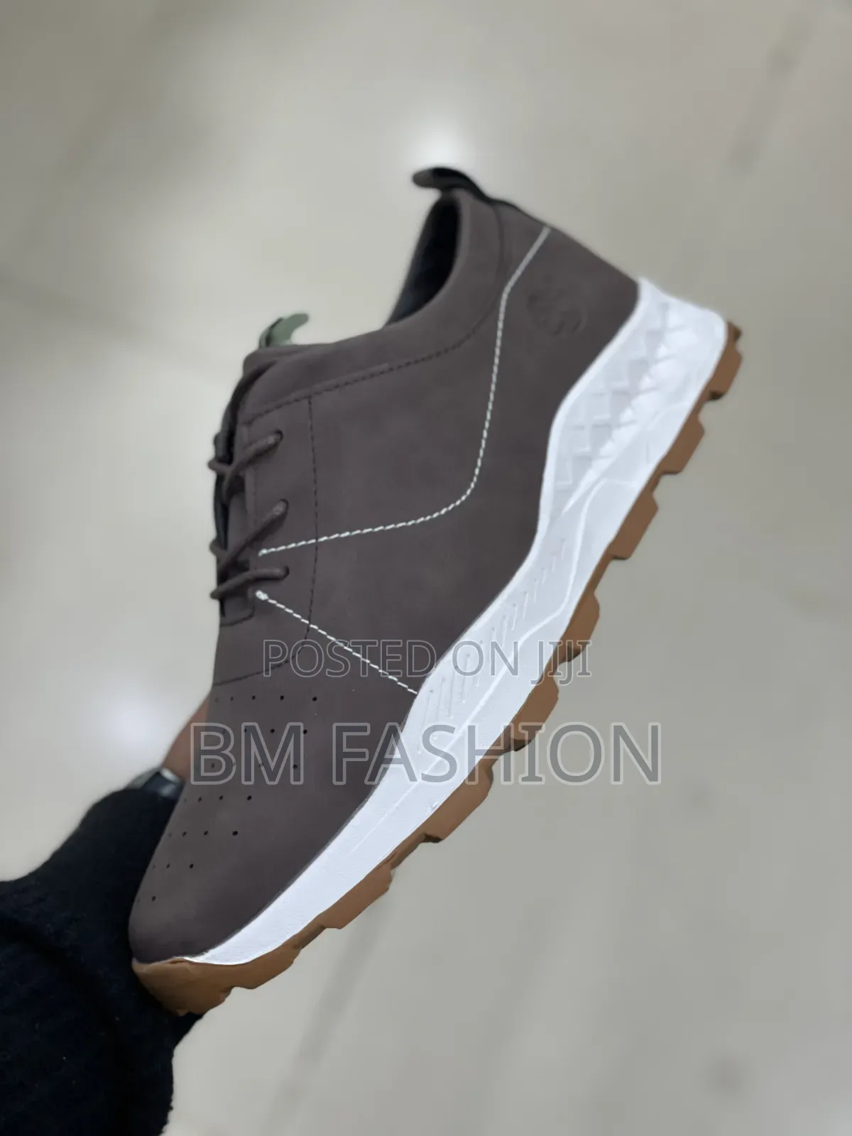 Brown Timberland Low-Top Casual Shoe With White Cushioned Midsole