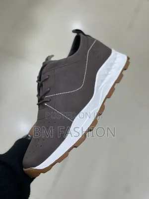 Brown Timberland Low-Top Casual Shoe With White Cushioned Midsole