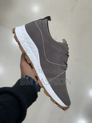 Brown Timberland Low-Top Casual Shoe With White Cushioned Midsole