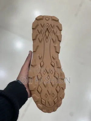 Brown Timberland Low-Top Casual Shoe With White Cushioned Midsole