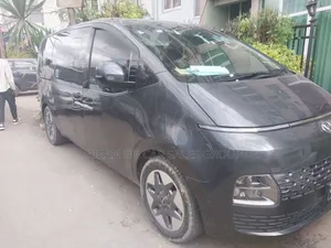 Hyundai Staria 2022 Gray