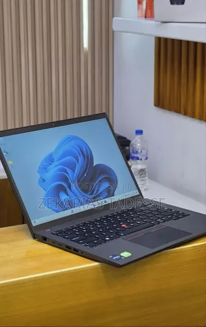New Laptop Lenovo ThinkPad T14 16GB Intel Core i7 SSD 512GB