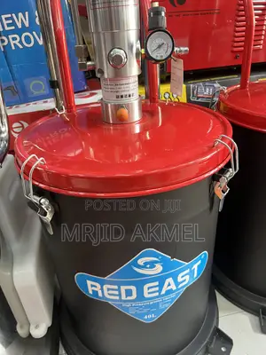 Red East 40L High Pressure Grease Injector
