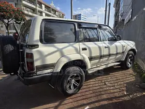 Toyota Land Cruiser 1999 White